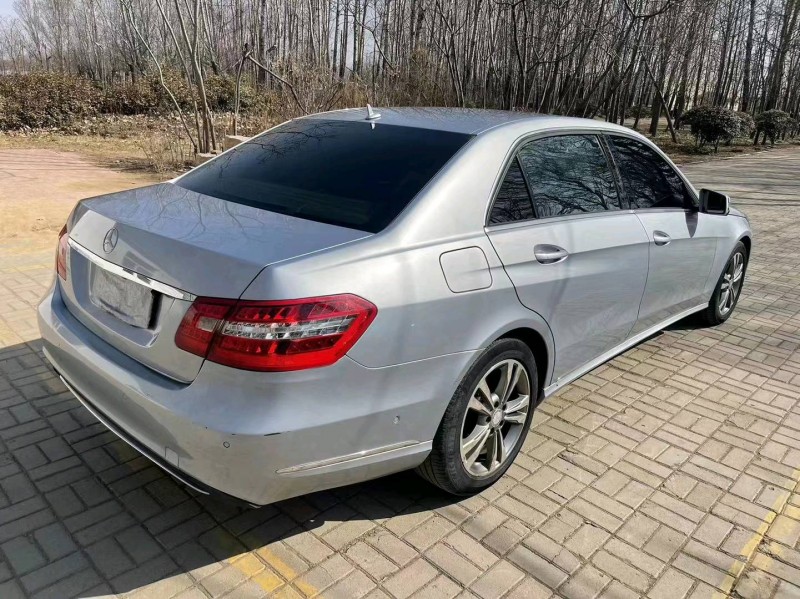 东营13年奔驰E8