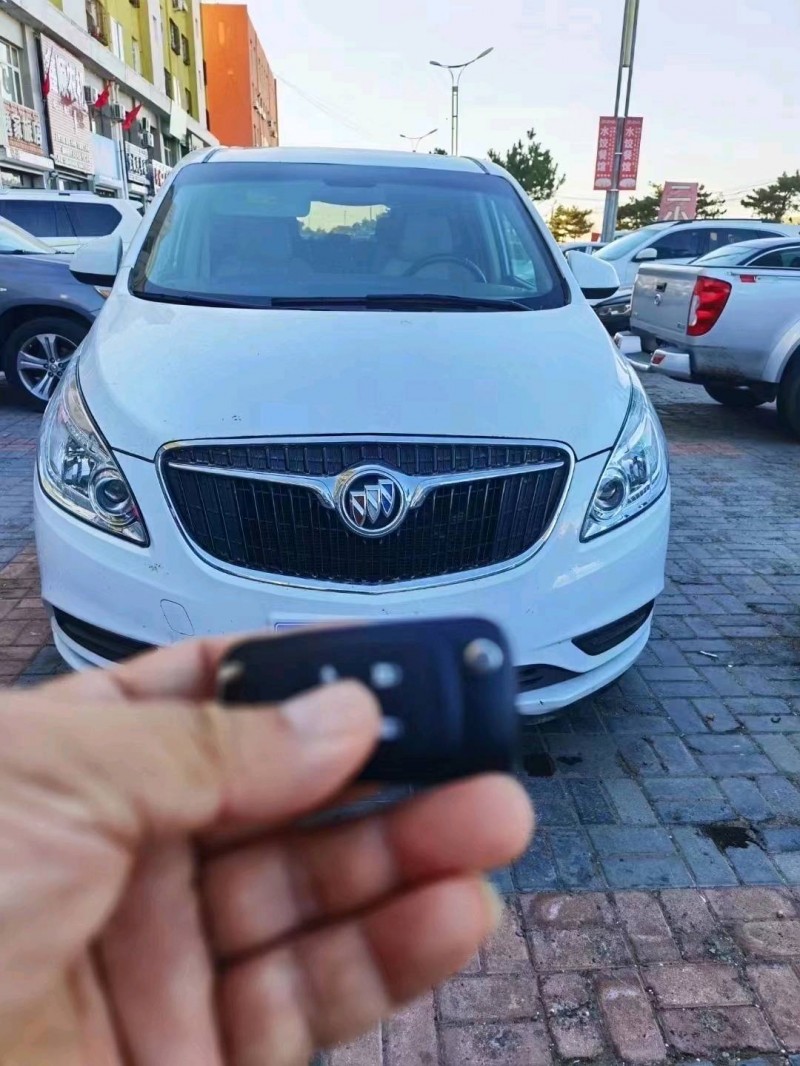 枣庄19年别克GL81