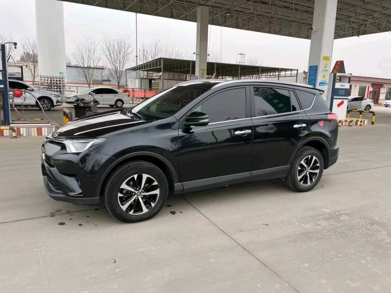 榆林19年丰田RAV43