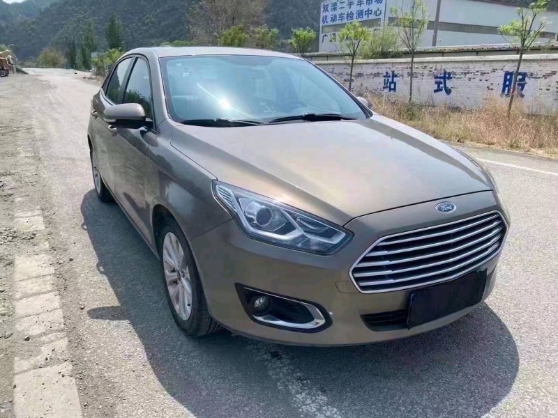 邢台16年福特福睿斯5