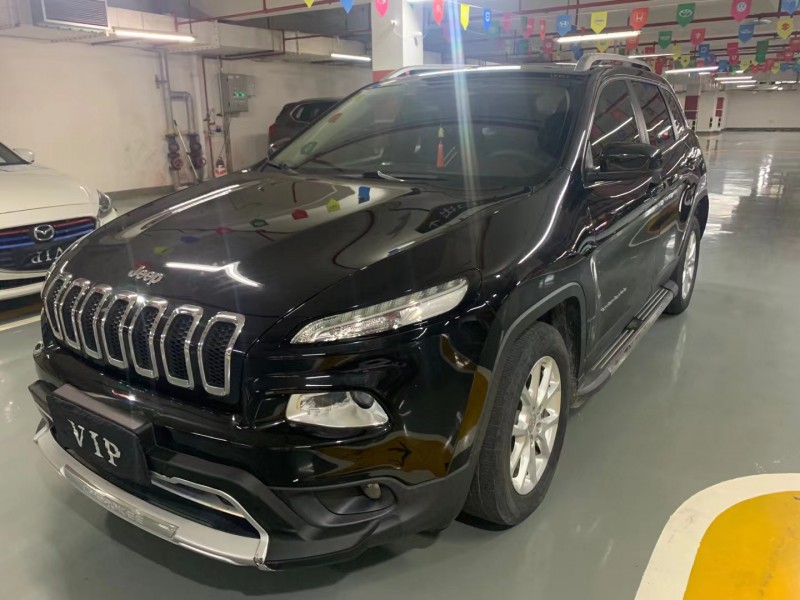 成都18年Jeep自由光2