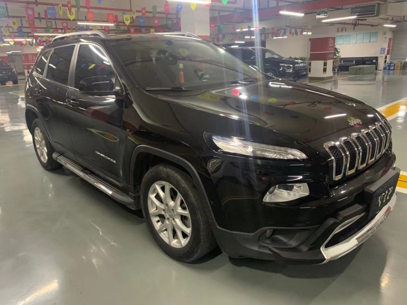 成都18年Jeep自由光3