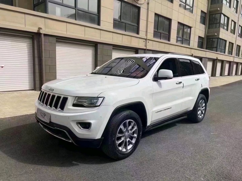 东营17年Jeep大切诺基2