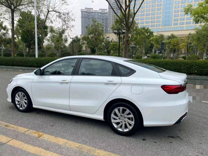汕头21年吉利缤瑞2