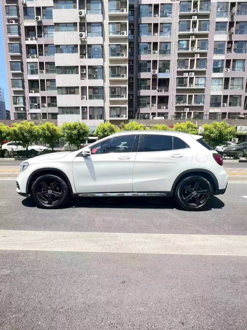 邯郸19年奔驰GLA3