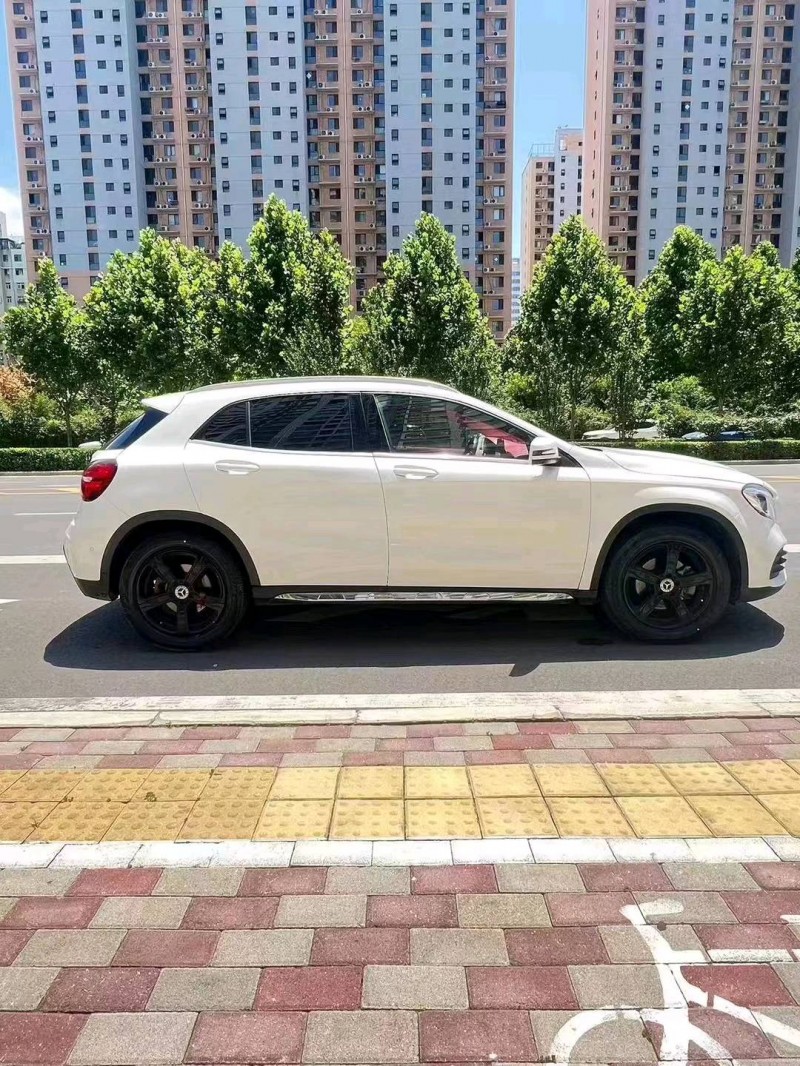 邯郸19年奔驰GLA2