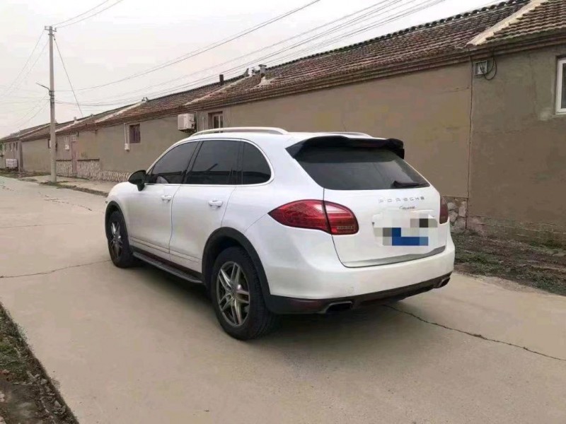 东营13年保时捷卡宴6