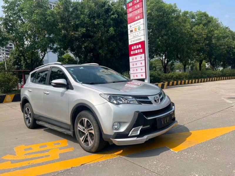 珠海16年丰田RAV47