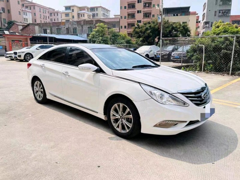 汕头14年现代索纳塔八1