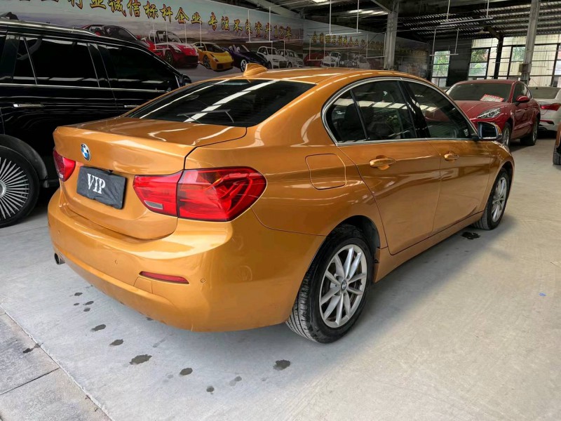 济宁17年宝马1系8