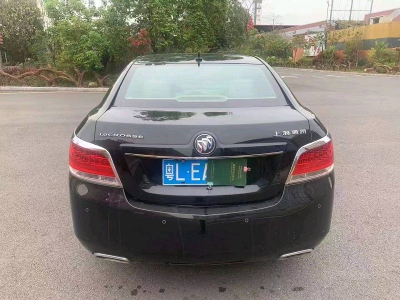 汕头10年别克君越2