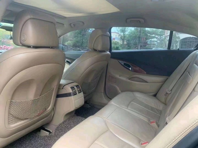 汕头10年别克君越8