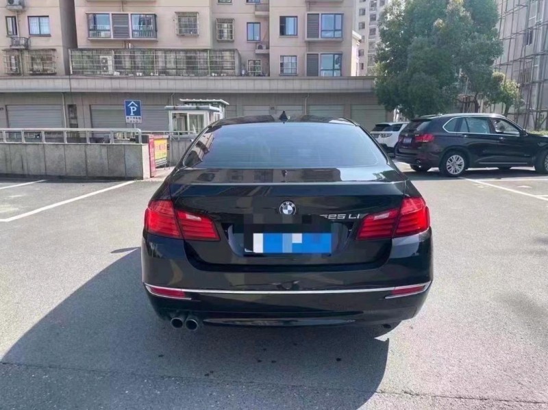 济南17年宝马5系9