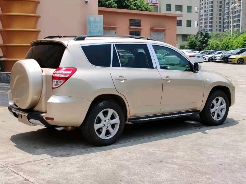 汕头09年丰田RAV45