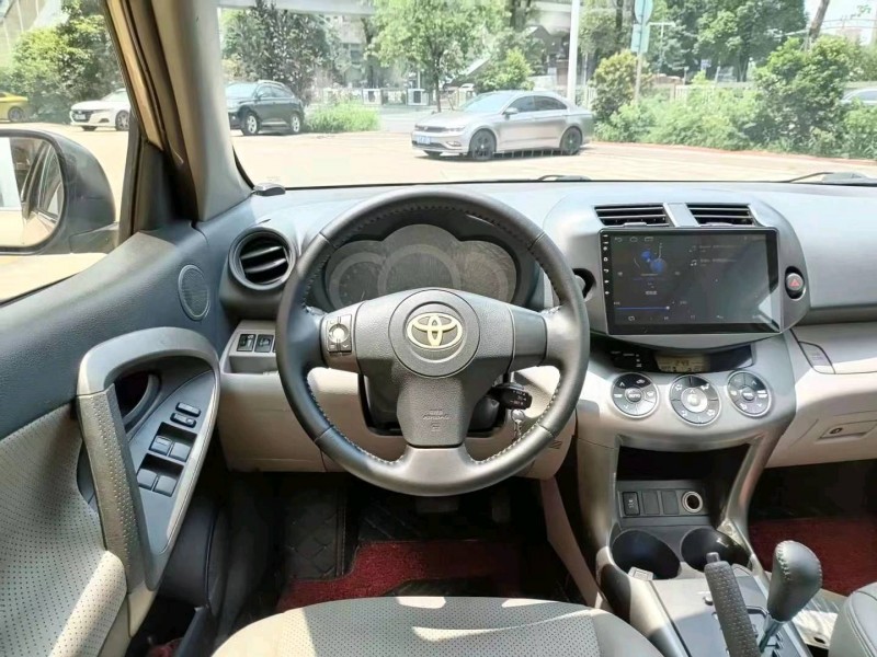 汕头09年丰田RAV49