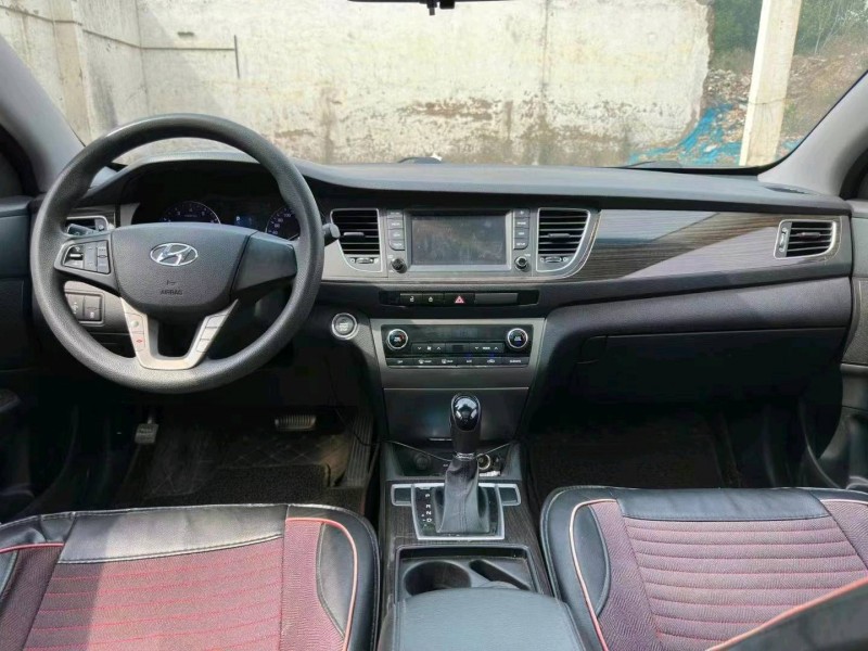 平顶山17年现代名图5