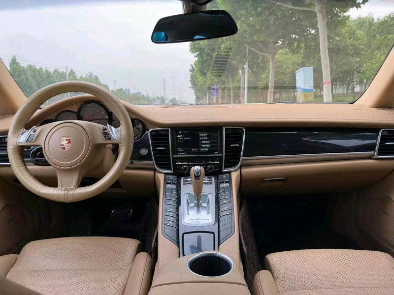 平顶山13年保时捷帕拉梅拉5