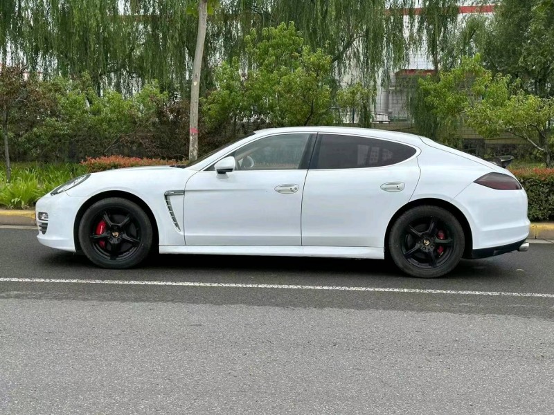 平顶山13年保时捷帕拉梅拉9