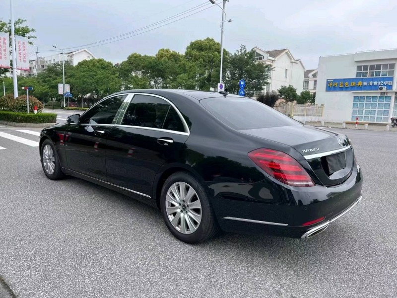 苏州18年奔驰S8