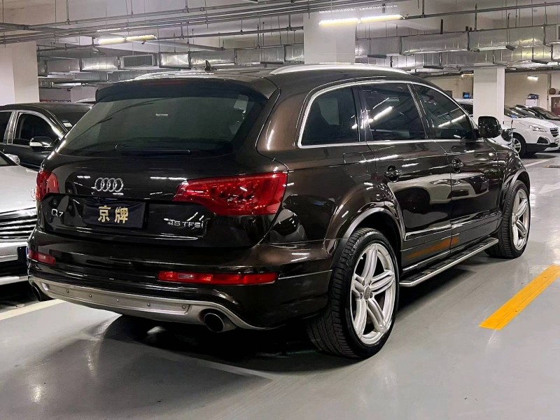 北京13年奥迪Q77