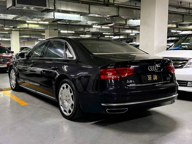 北京13年奥迪A8L8