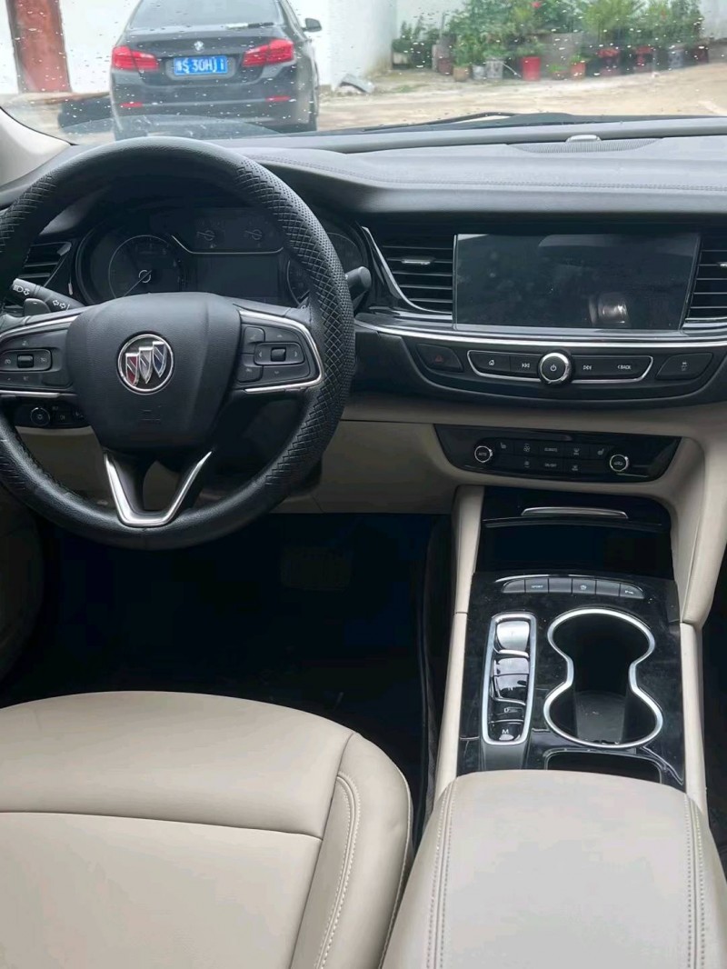 枣庄21年别克君威4