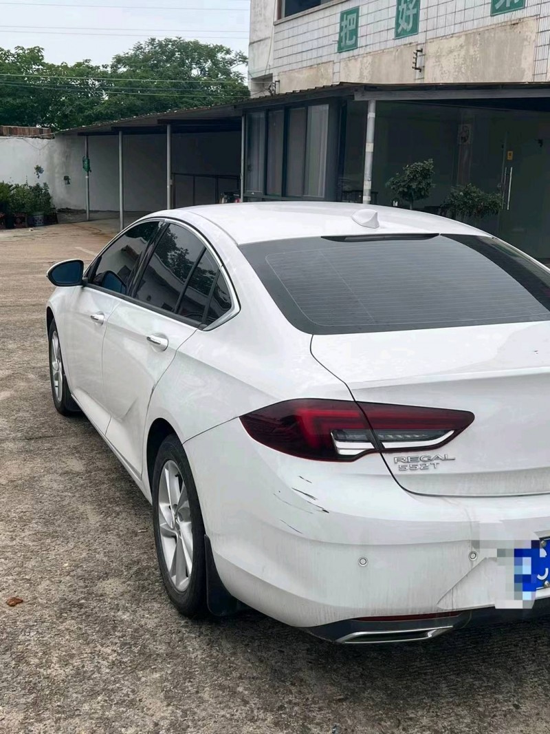 枣庄21年别克君威6