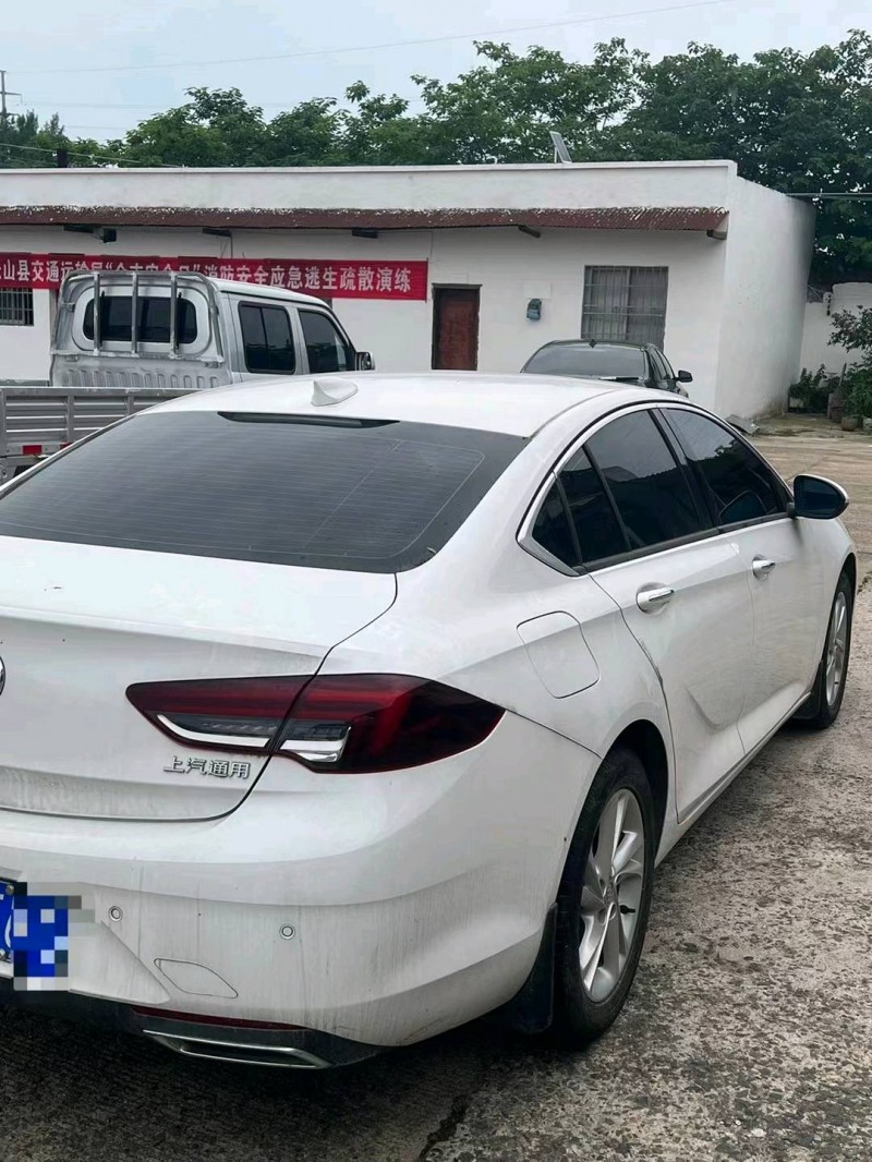 枣庄21年别克君威7