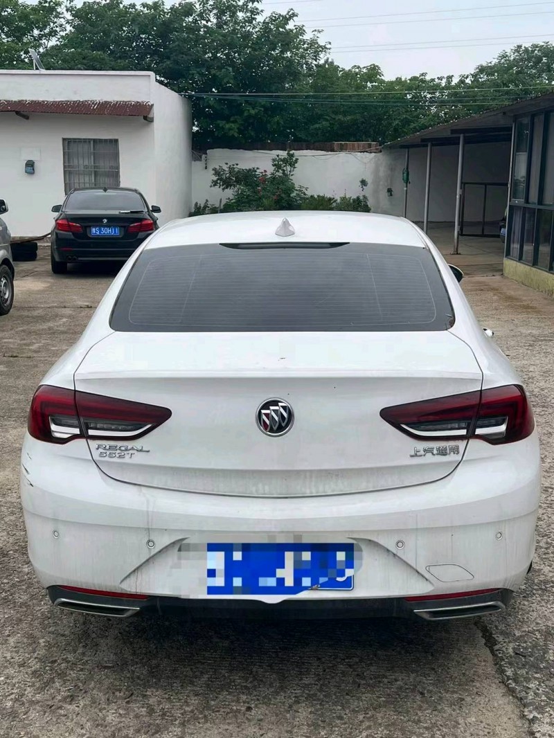 枣庄21年别克君威8