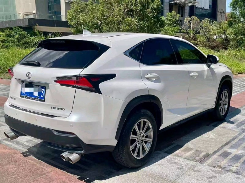 汕头15年雷克萨斯NX9