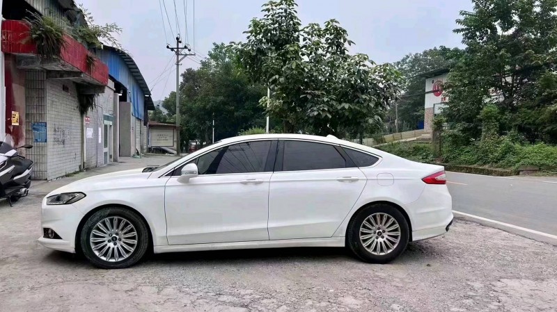 重庆15年福特蒙迪欧2