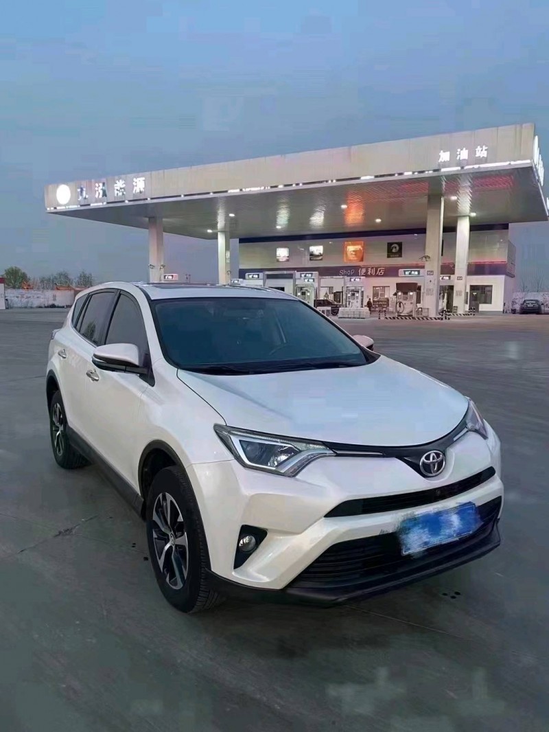 枣庄19年丰田RAV42