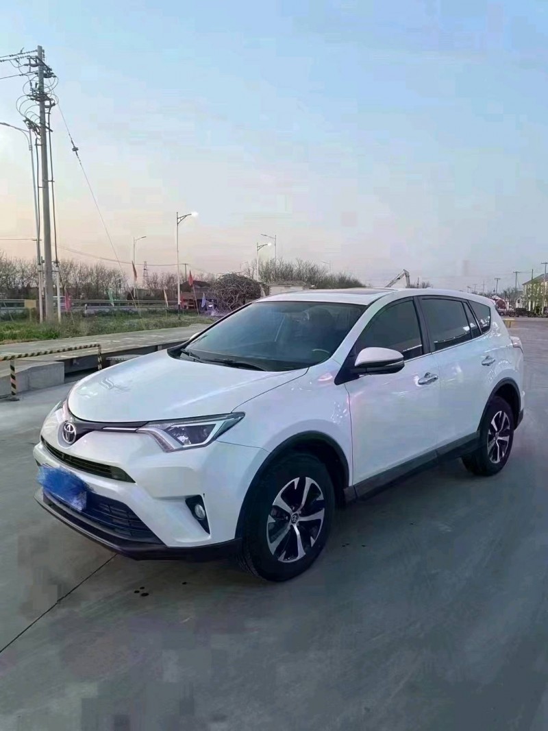 枣庄19年丰田RAV43