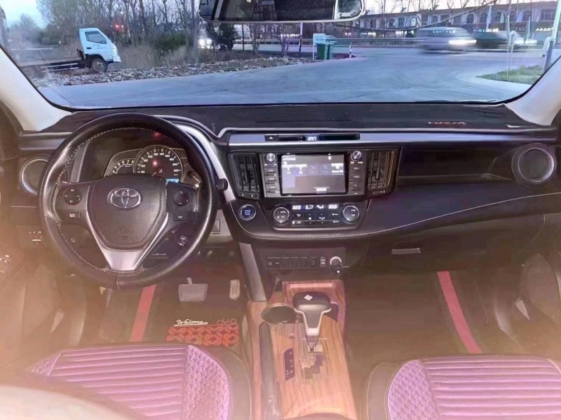 枣庄19年丰田RAV45