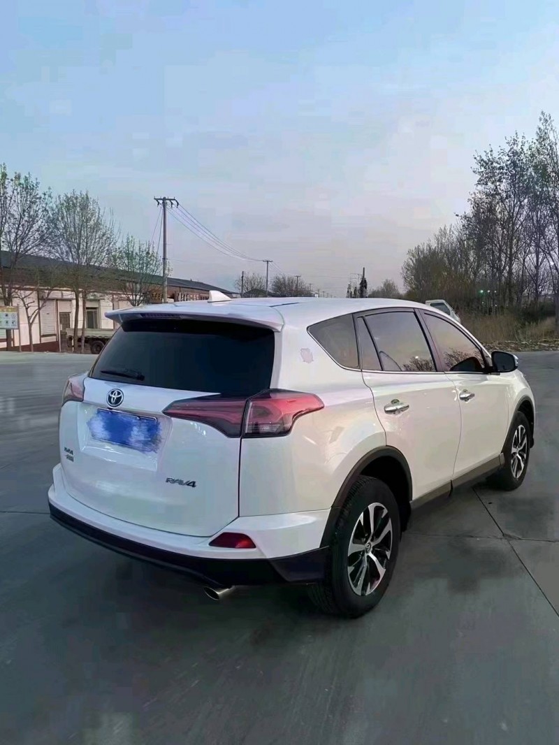枣庄19年丰田RAV48