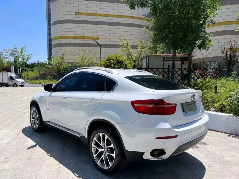 东营09年宝马X68