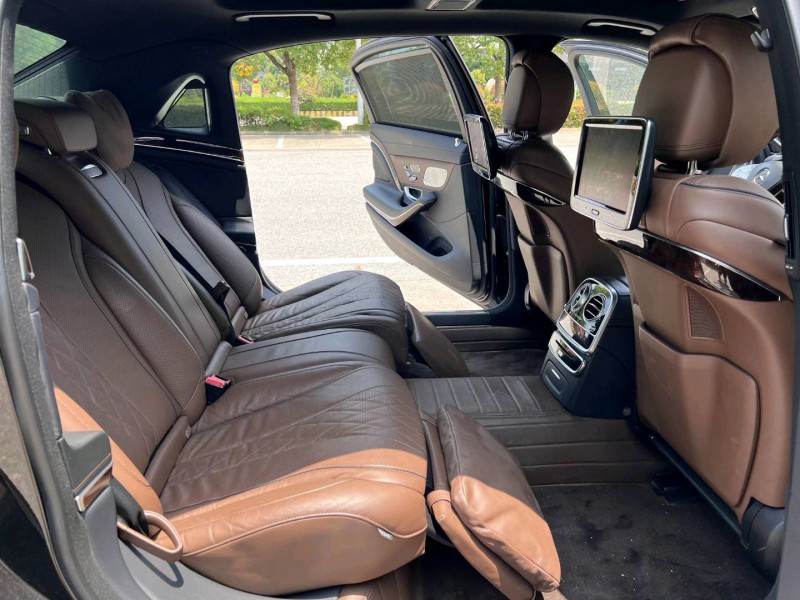 东营17年奔驰迈巴赫S级8