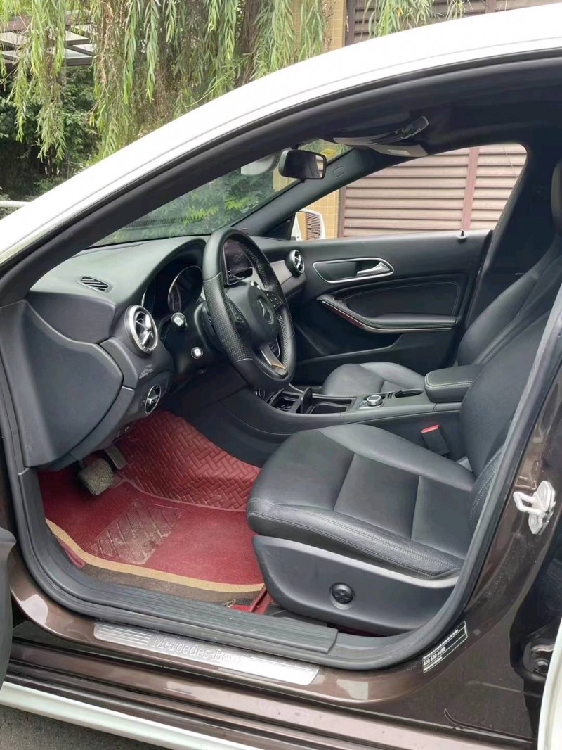 成都16年奔驰CLA4