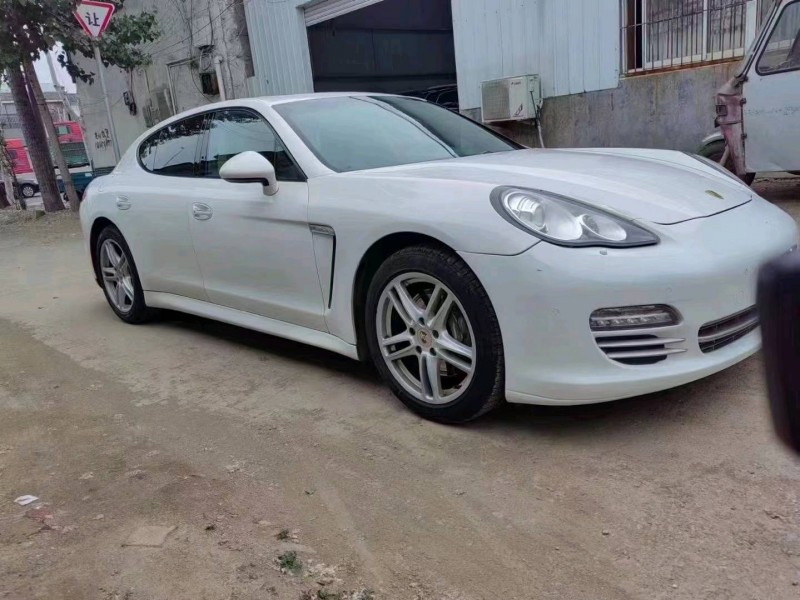 济宁11年保时捷帕拉梅拉2