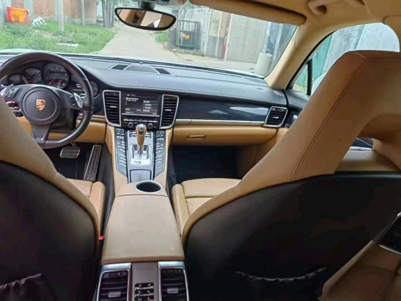 济宁11年保时捷帕拉梅拉4