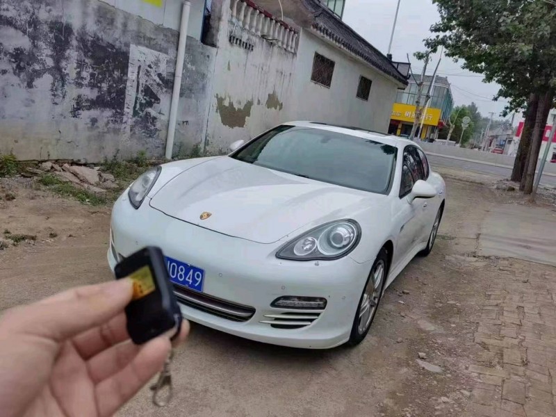 济宁11年保时捷帕拉梅拉5