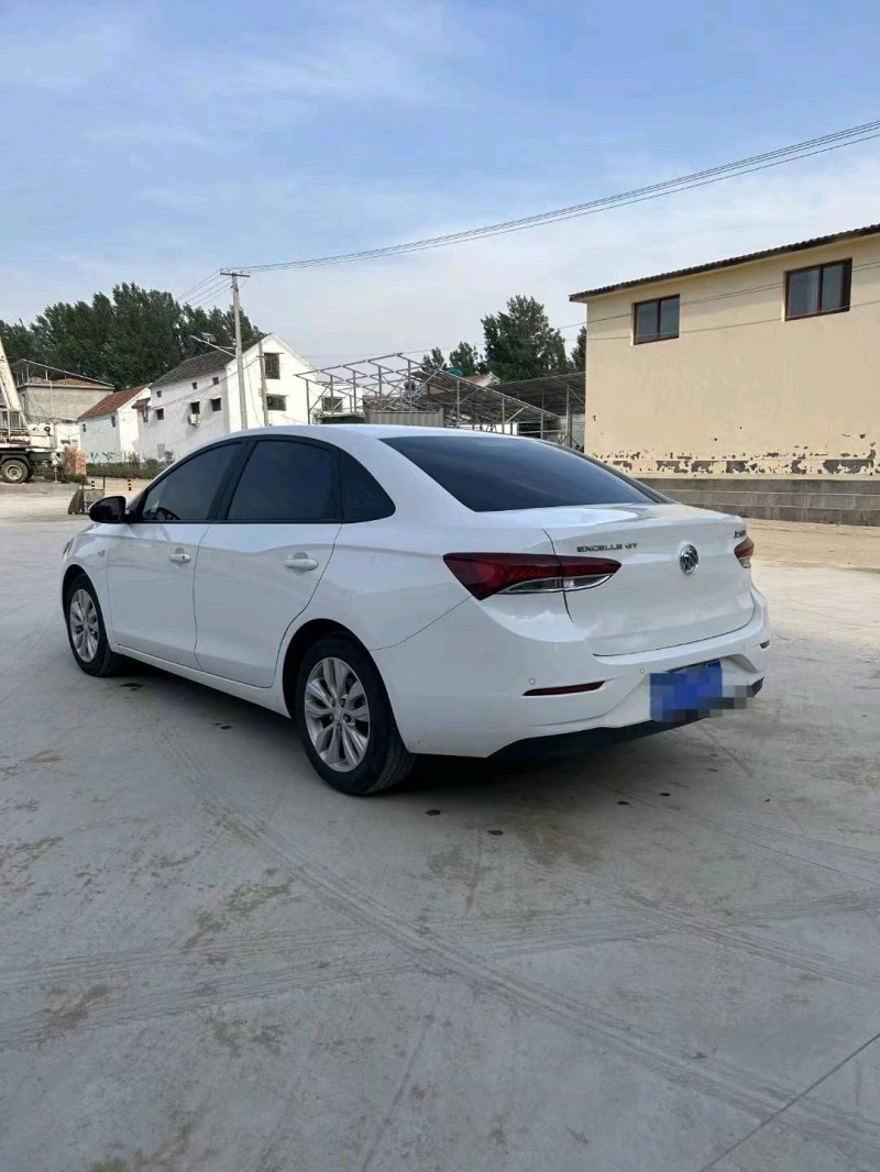 济宁21年别克英朗6