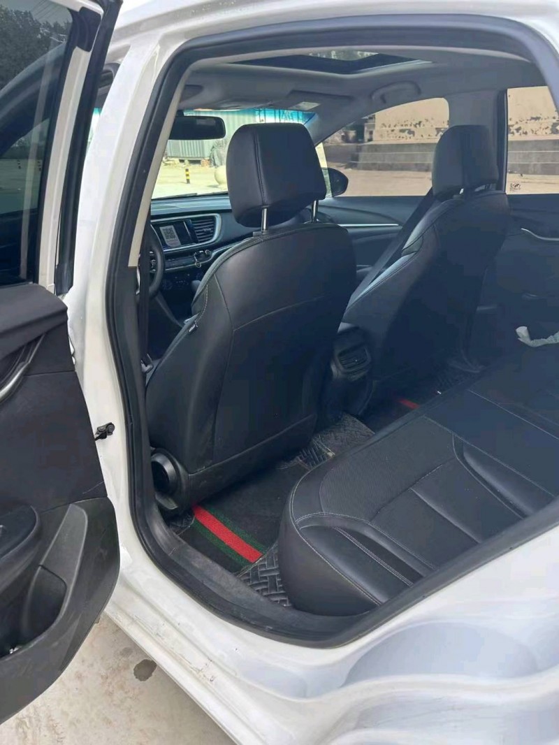 济宁21年别克英朗7