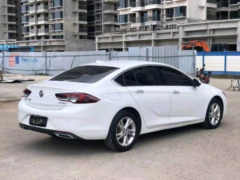 梧州21年别克君威7