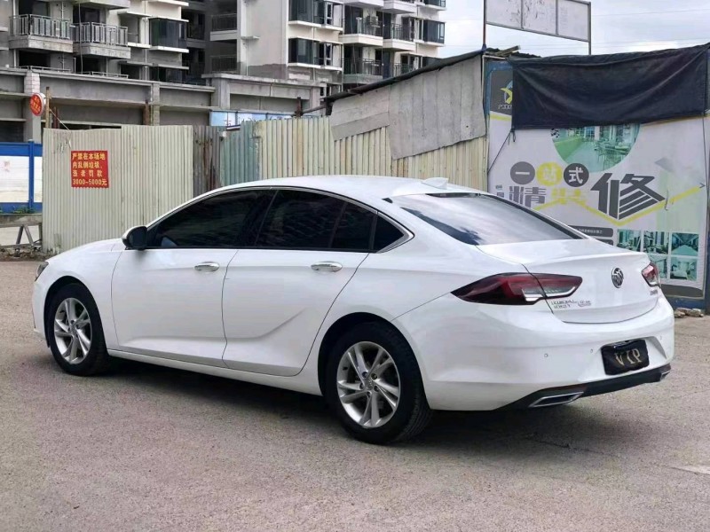 梧州21年别克君威9