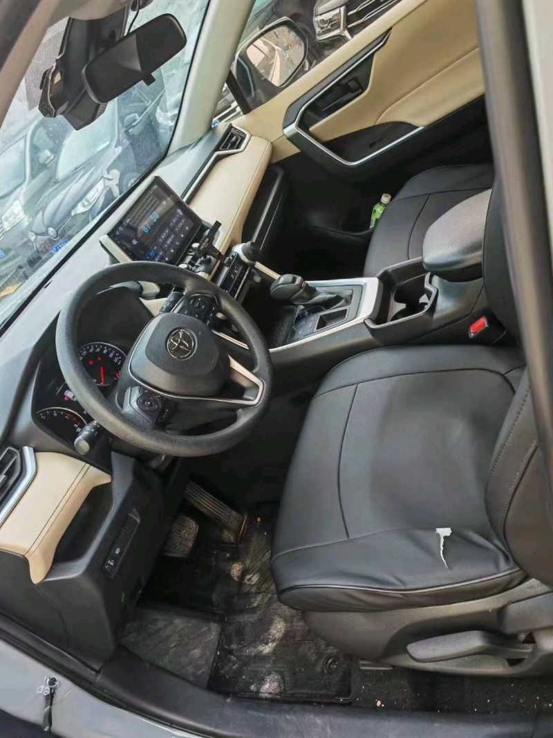 珠海20年丰田RAV47