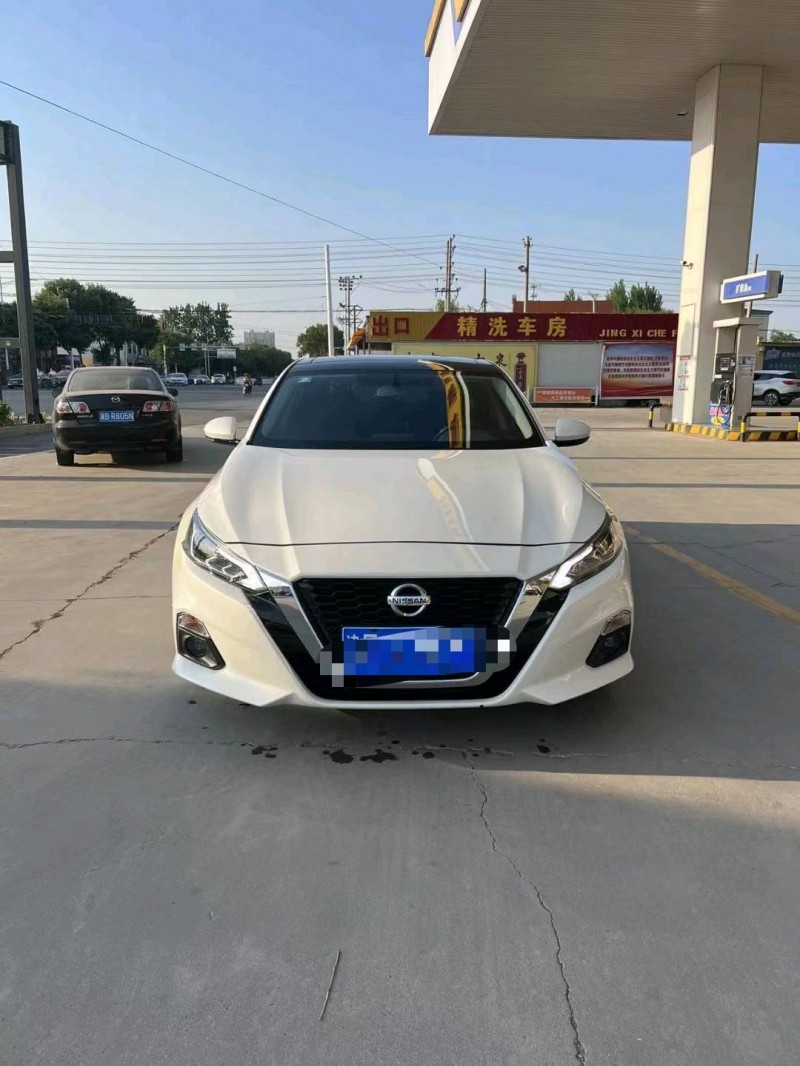 保定20年日产天籁1