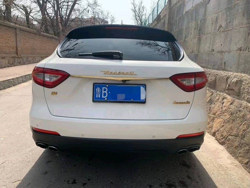 东营18年玛莎拉蒂Levante3