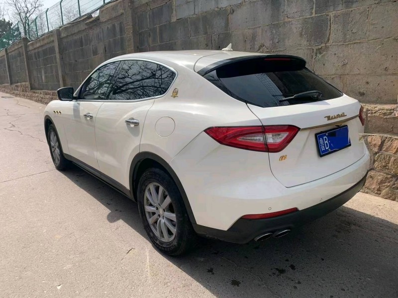 东营18年玛莎拉蒂Levante6