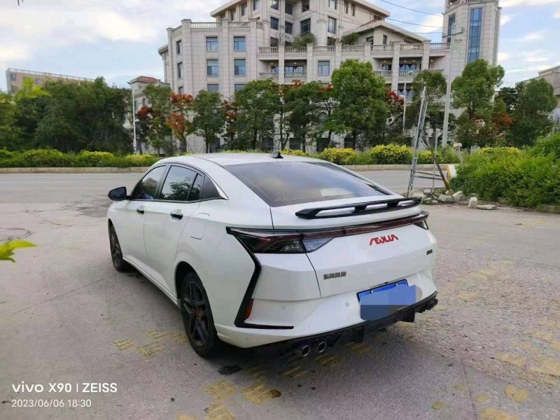 成都22年东风奕炫8